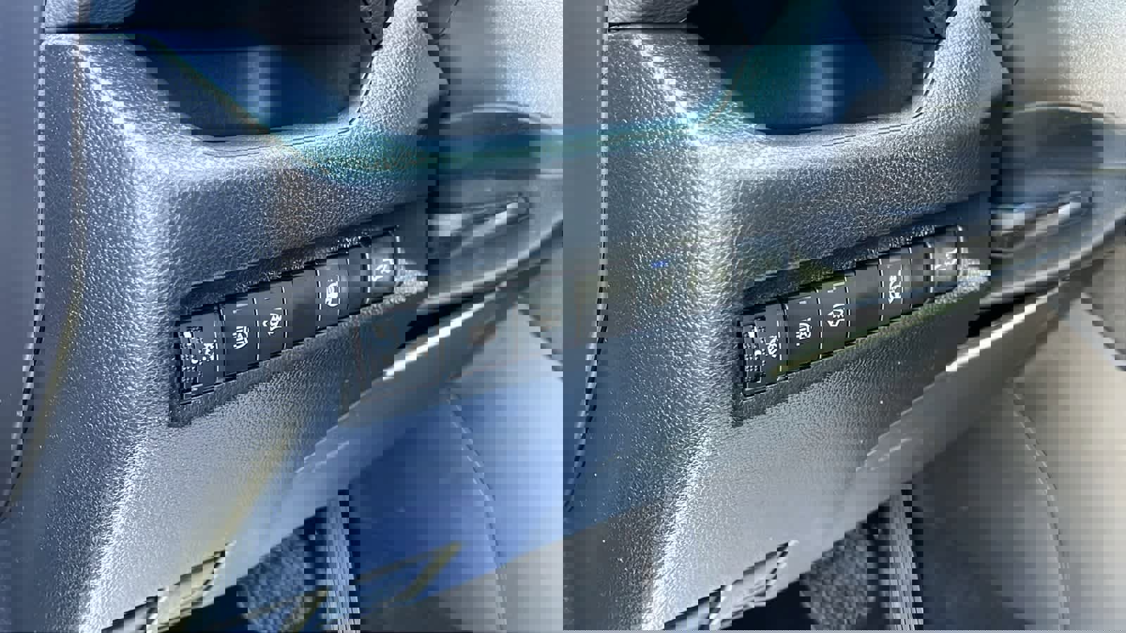 Used 2023 Toyota RAV4 XLE image 23