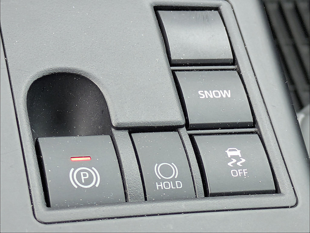 Used 2023 Toyota Highlander XLE FWD image 28