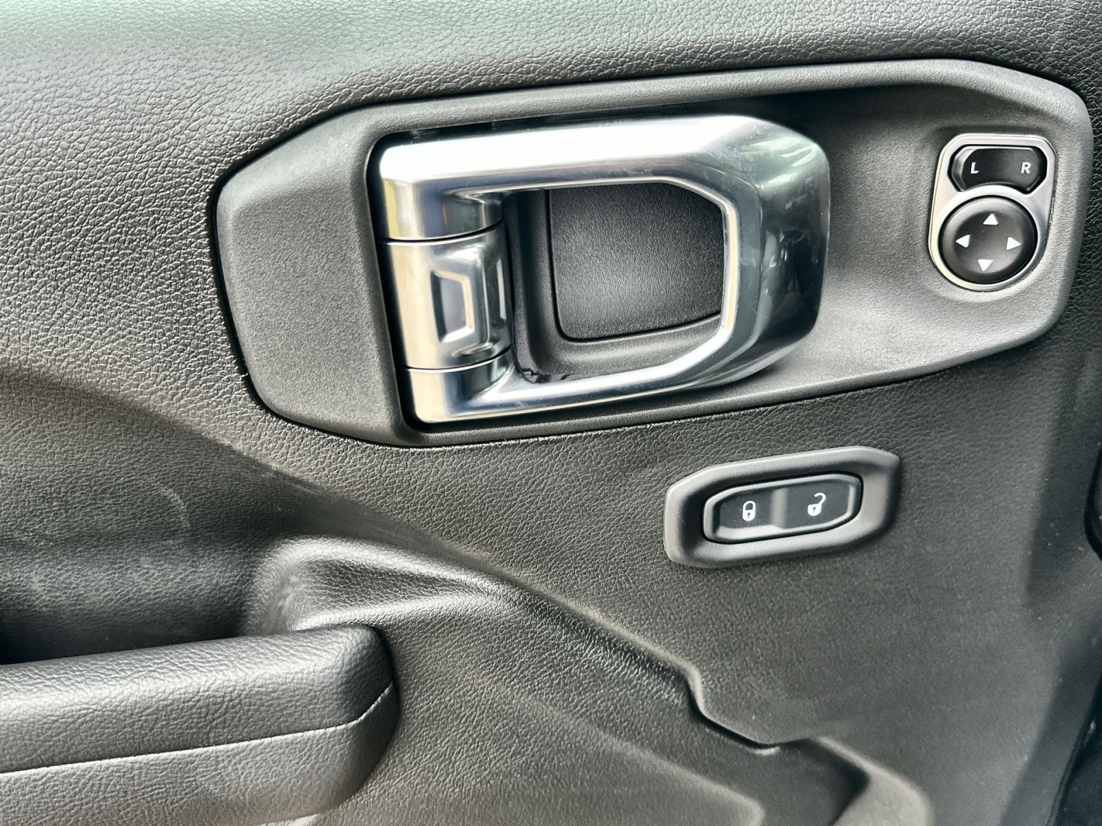 New 2025 Jeep Wrangler Willys image 15