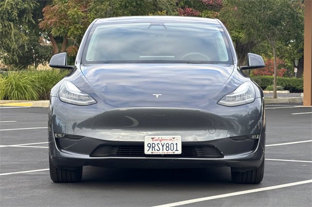 Used 2022 Tesla Model Y Long Range image 12