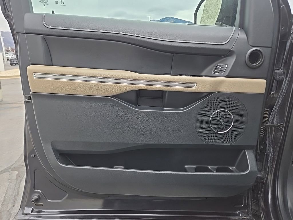 Used 2024 Ford Expedition Limited AWD/4WD image 15