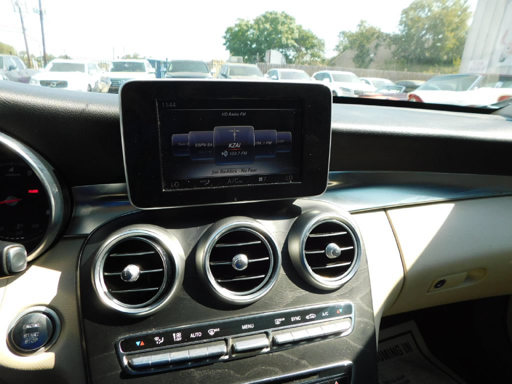 Used 2015 Mercedes-Benz C 300 Sedan image 23