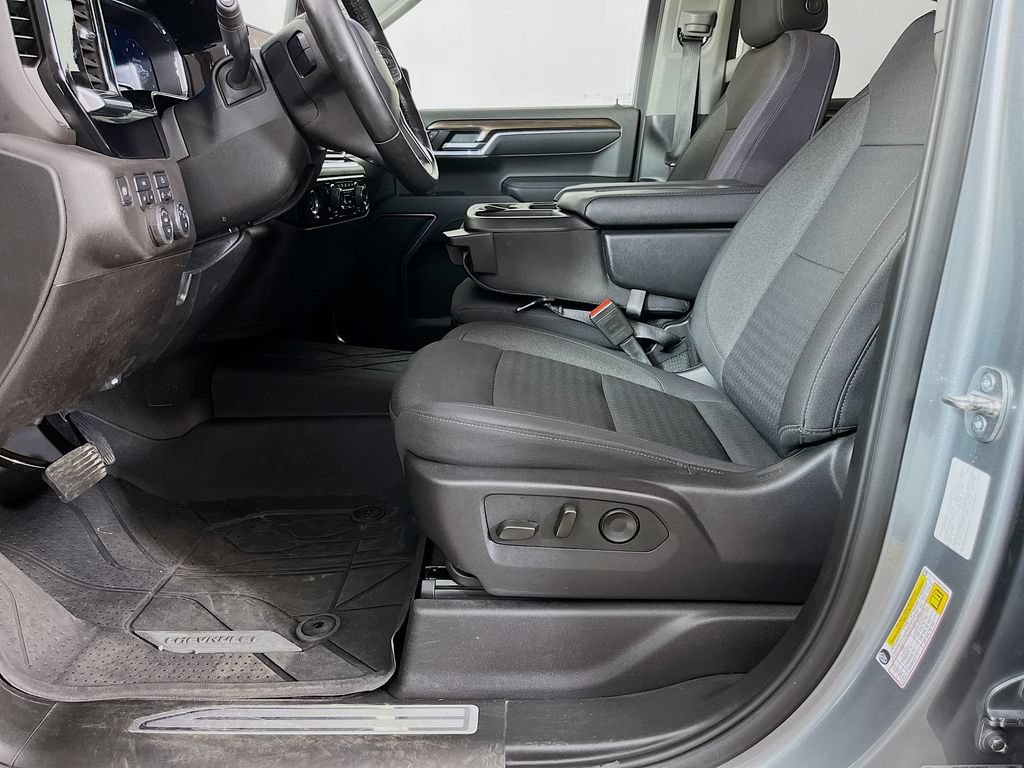 Used 2024 Chevrolet Silverado 1500 RST w/ Dark Appearance Package AWD/4WD image 26