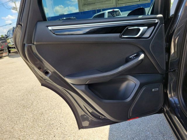 Used 2020 Porsche Macan image 12