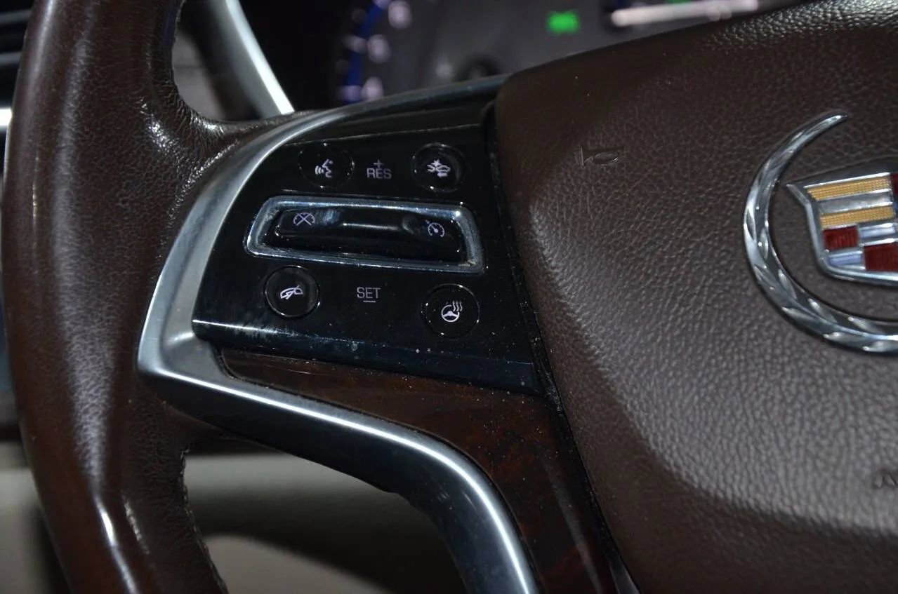 Used 2016 Cadillac SRX Luxury w/ Driver Awareness Package image 15