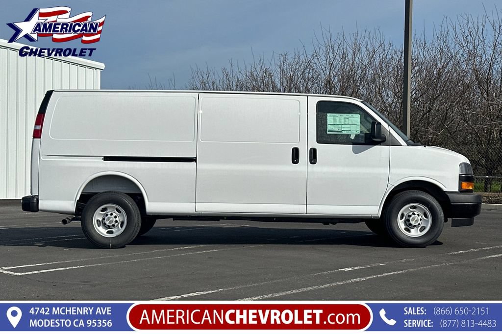 New 2025 Chevrolet Express 3500 Extended RWD image 3