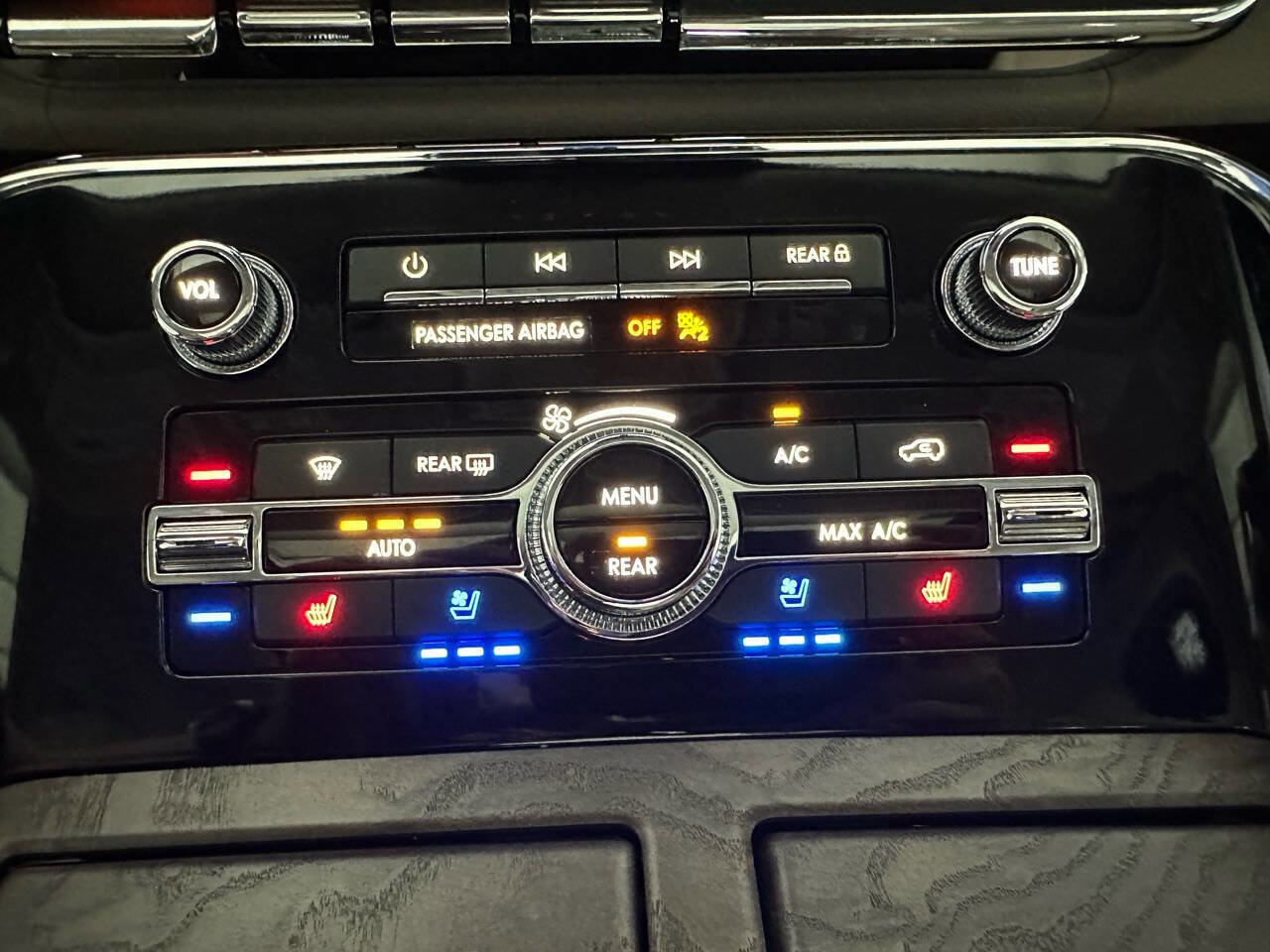 Used 2022 Lincoln Navigator 2WD image 29