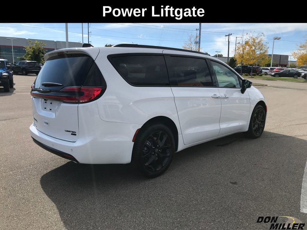 New 2026 Chrysler Pacifica Limited w/ S Appearance Package image 5