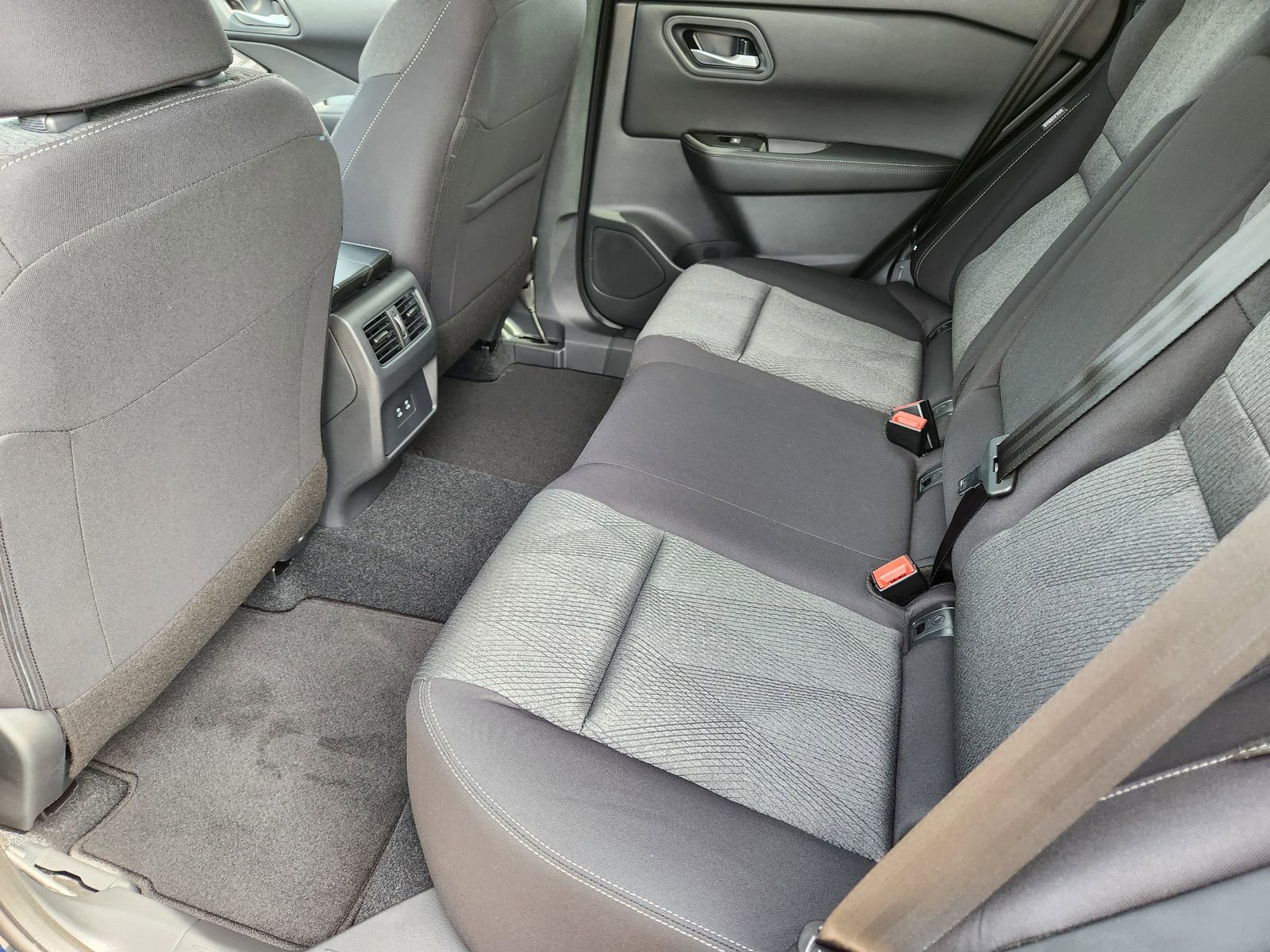 New 2026 Nissan Rogue SV image 24