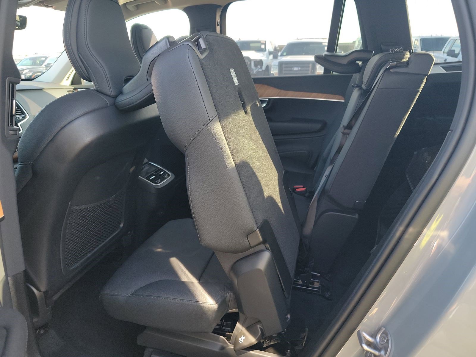 Used 2025 Volvo XC90 B5 Plus w/ Protection Package Premier AWD/4WD image 15