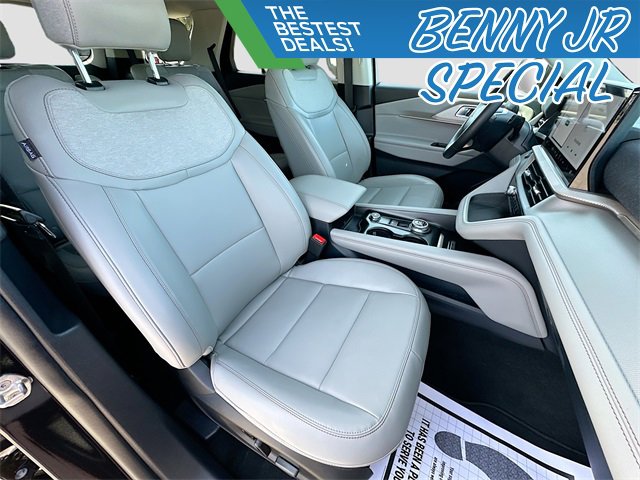 Used 2025 Ford Explorer Active w/ Active Comfort Package image 27