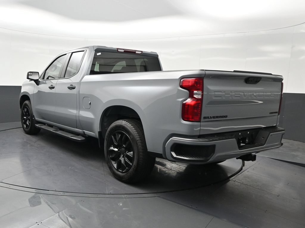 Used 2025 Chevrolet Silverado 1500 Custom RWD image 3
