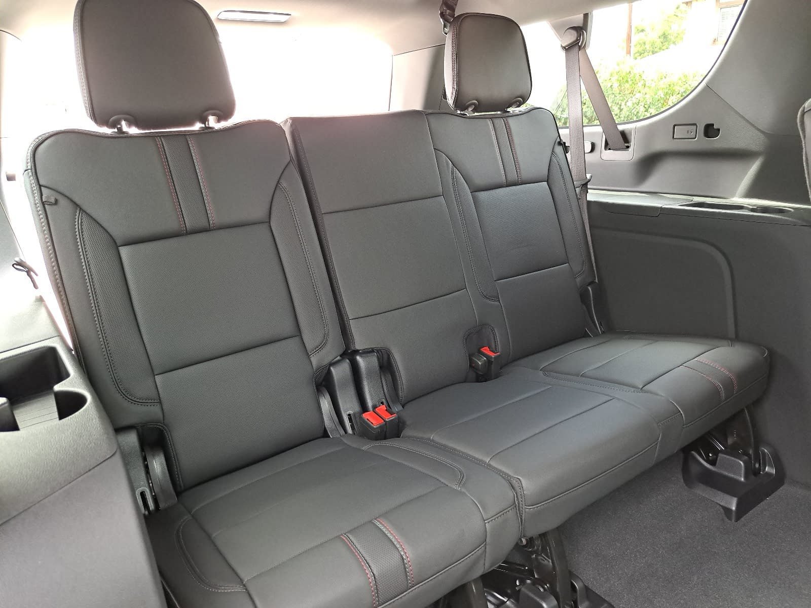Used 2026 Chevrolet Suburban RST w/ Comfort Package RWD image 12