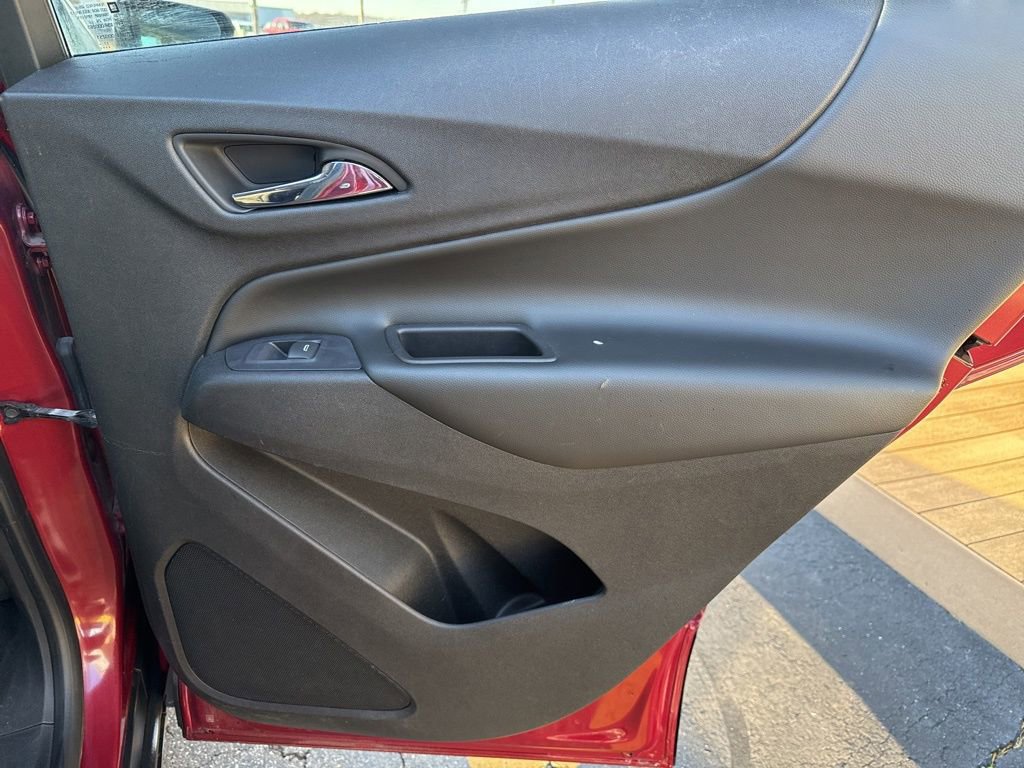 Used 2018 Chevrolet Equinox LT image 28