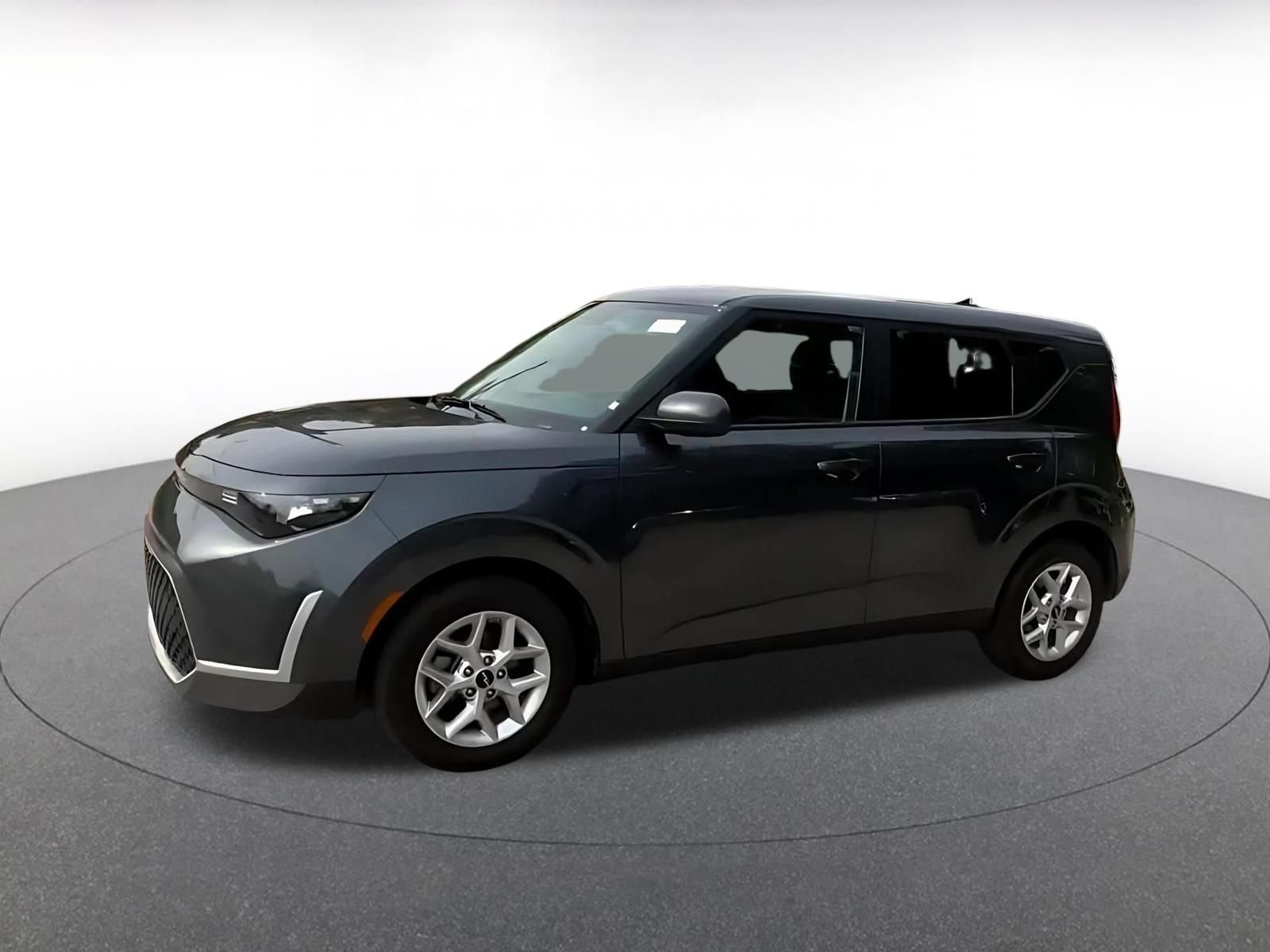 Used 2025 Kia Soul LX w/ LX Technology Package FWD image 8