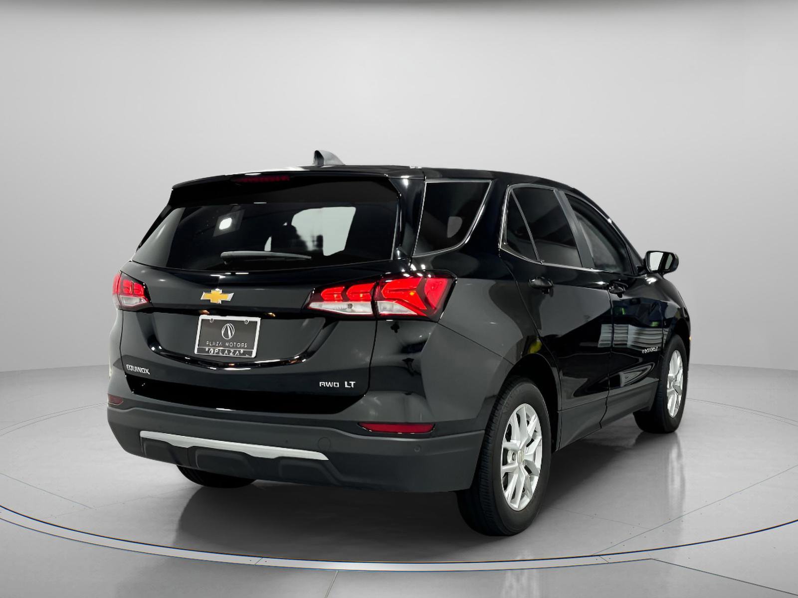 Used 2023 Chevrolet Equinox LT w/ Driver Convenience Package image 5