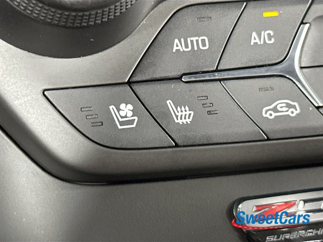 Used 2015 Chevrolet Corvette Z06 w/ 3LZ Preferred Equipment Group RWD image 27