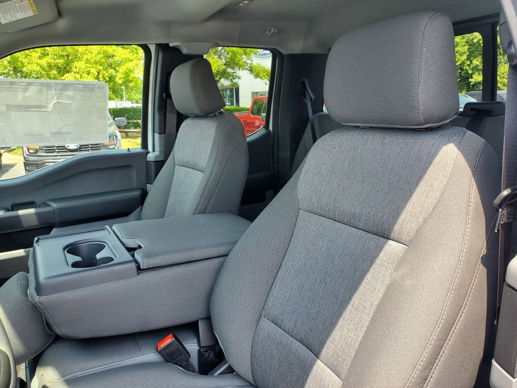 New 2025 Ford F450 XL w/ XL Chrome Package image 17