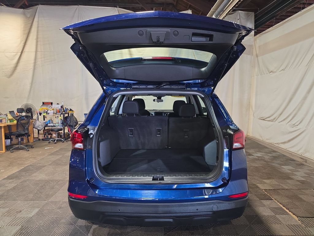 Used 2023 Chevrolet Equinox LS AWD/4WD image 19