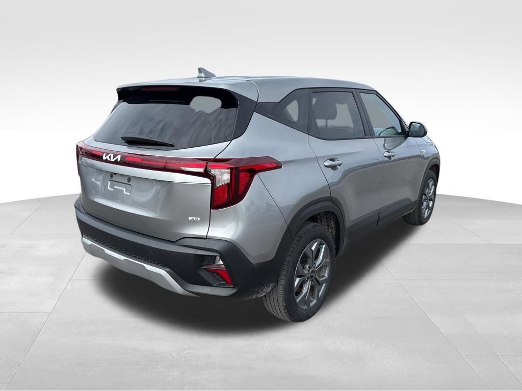 Certified 2025 Kia Seltos LX image 7