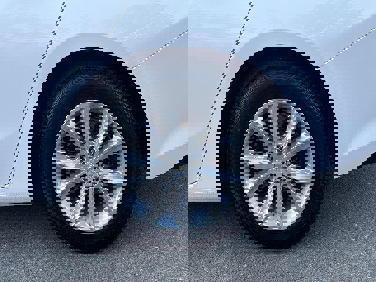 Used 2024 Chevrolet Malibu LT image 30