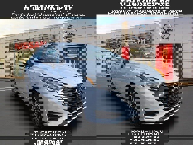 New 2025 Nissan Versa SV w/ Trunk Package