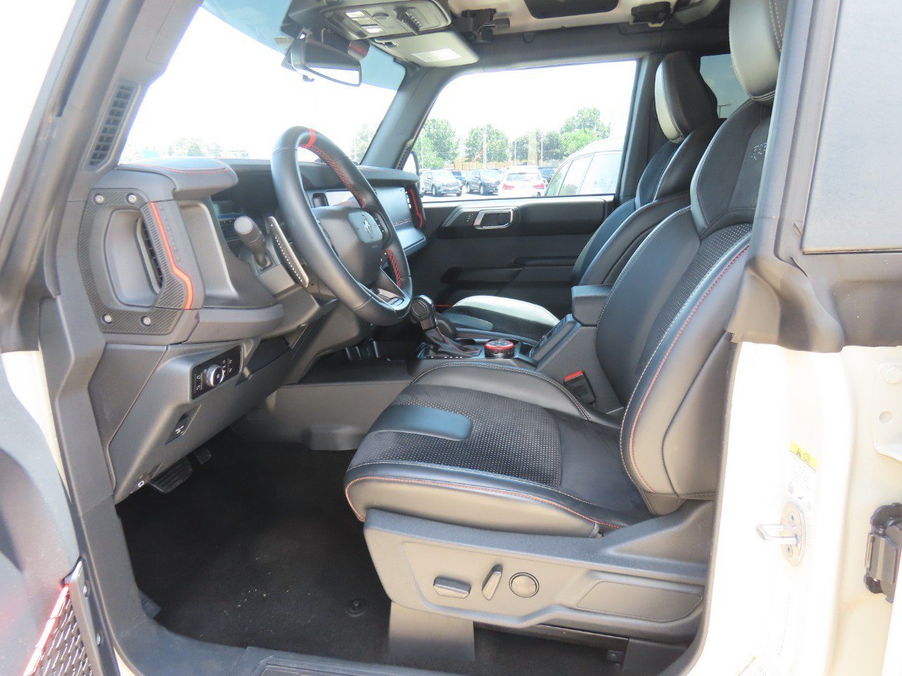 Used 2025 Ford Bronco Raptor AWD/4WD image 24