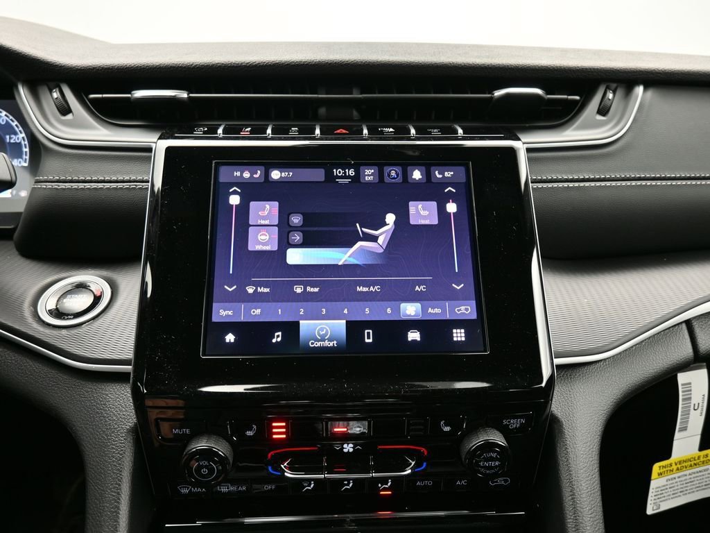 Used 2022 Ford Explorer XLT w/ Equipment Group 202A image 12