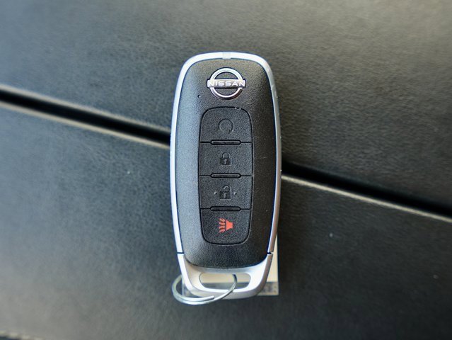 Used 2023 Nissan Rogue SV image 36