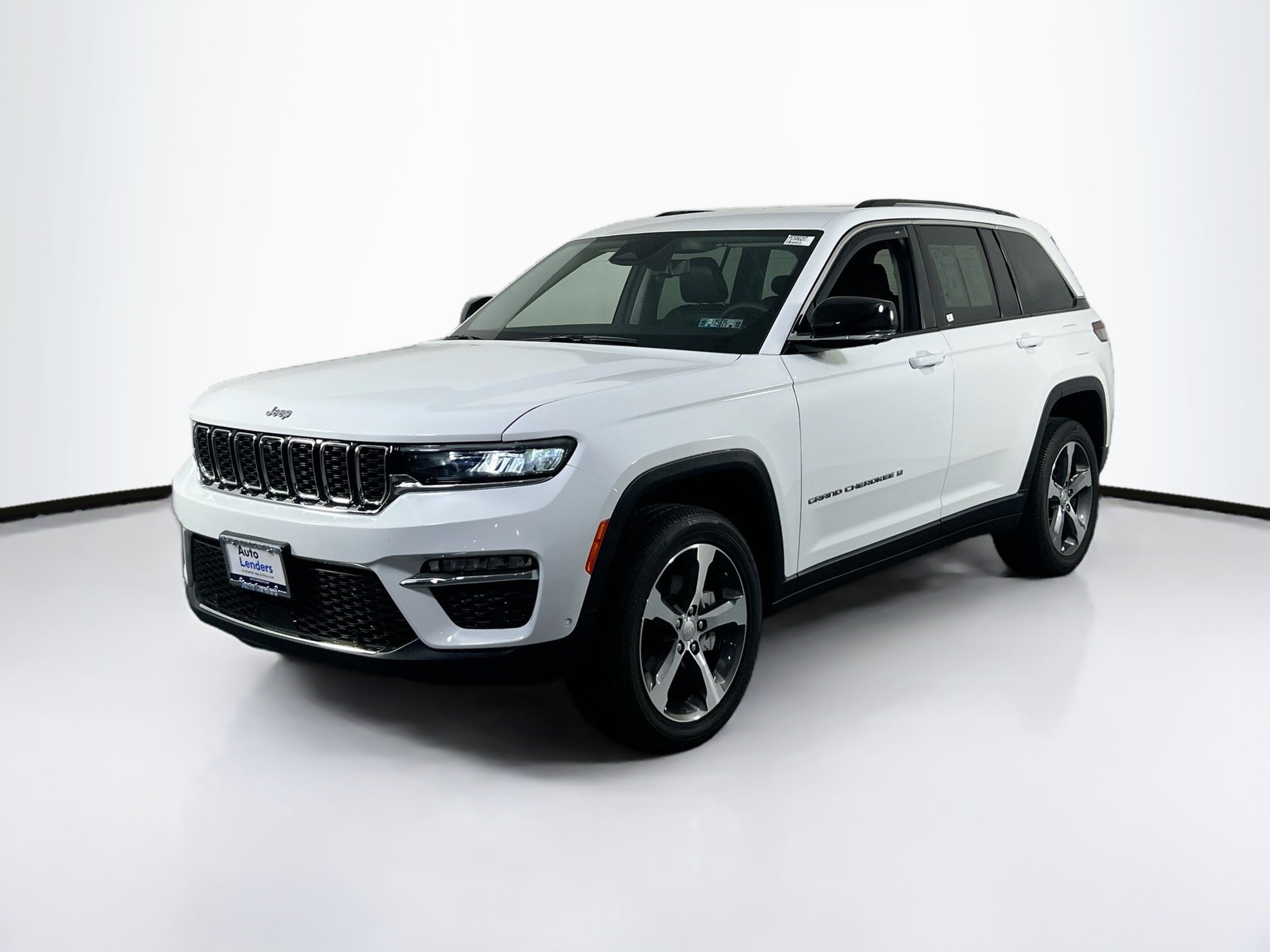 Used 2023 Jeep Grand Cherokee Limited w/ Luxury Tech Group II image 1