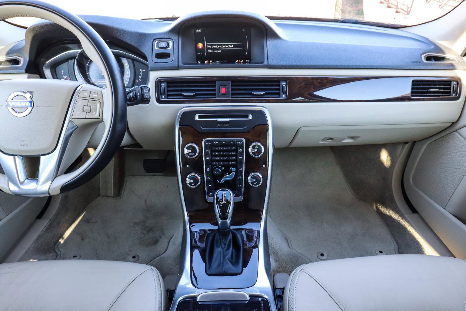 Used 2016 Volvo XC70 T5 Platinum w/ Protection Package image 27