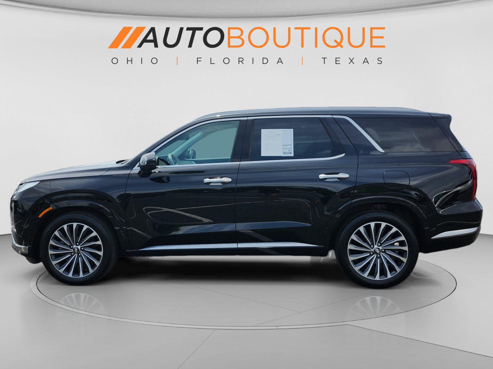 Used 2025 Hyundai Palisade Calligraphy AWD/4WD image 2