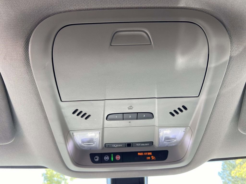 Used 2020 Buick Enclave Essence w/ Sport Touring Edition image 24