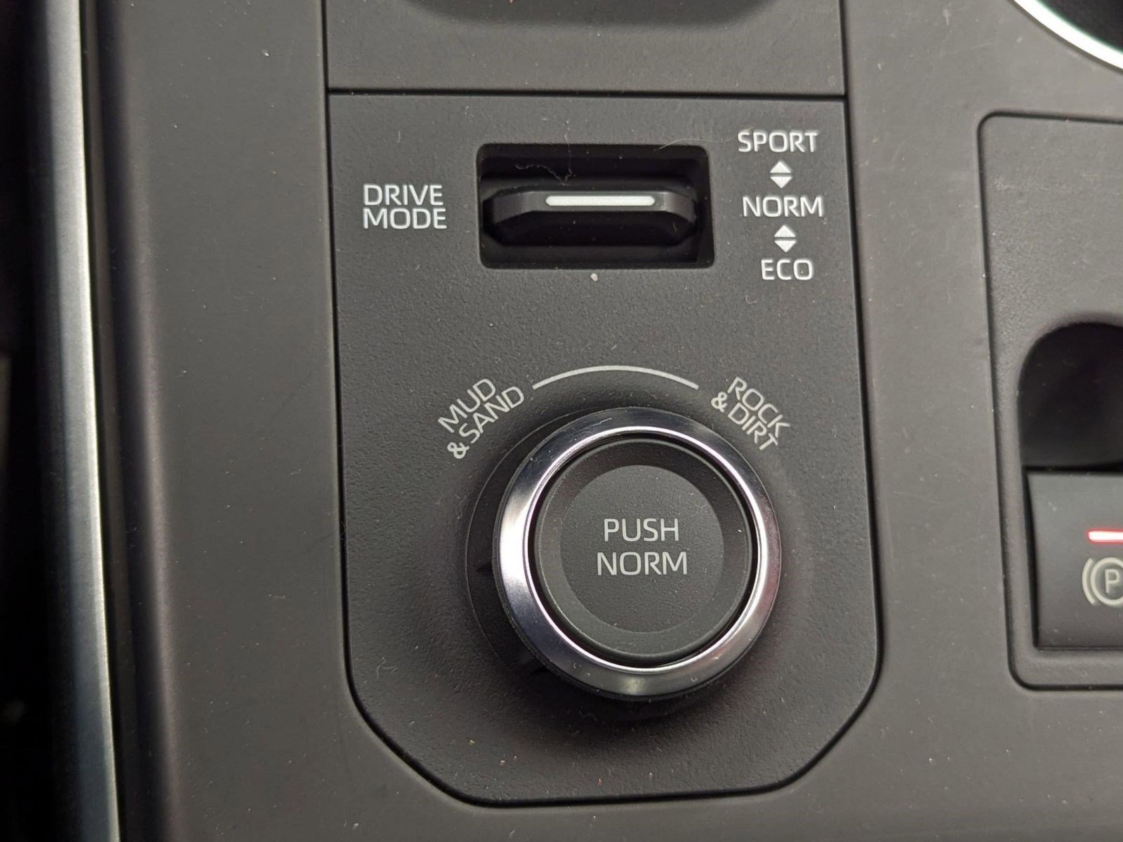 Used 2023 Toyota Highlander XSE image 29