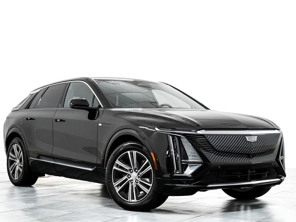 Used 2024 Cadillac Lyriq Luxury AWD/4WD image 1