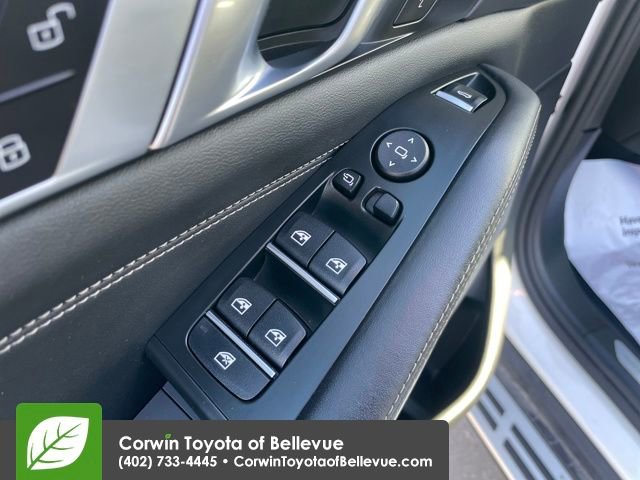 Used 2025 BMW X5 xDrive50e image 19