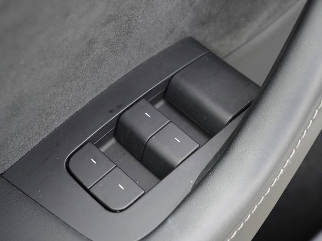 Used 2023 Tesla Model Y AWD image 9