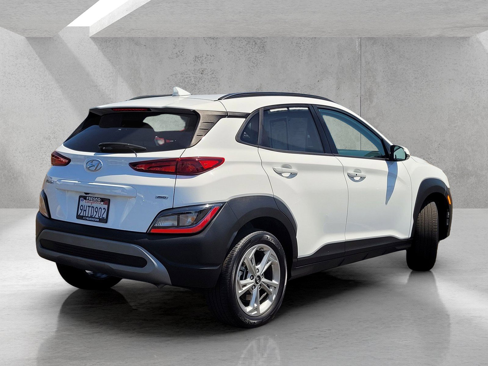 Used 2023 Hyundai Kona SEL w/ Cargo Package AWD/4WD image 4
