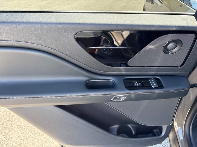 New 2025 Lincoln Aviator AWD w/ Equipment Group 101A image 20