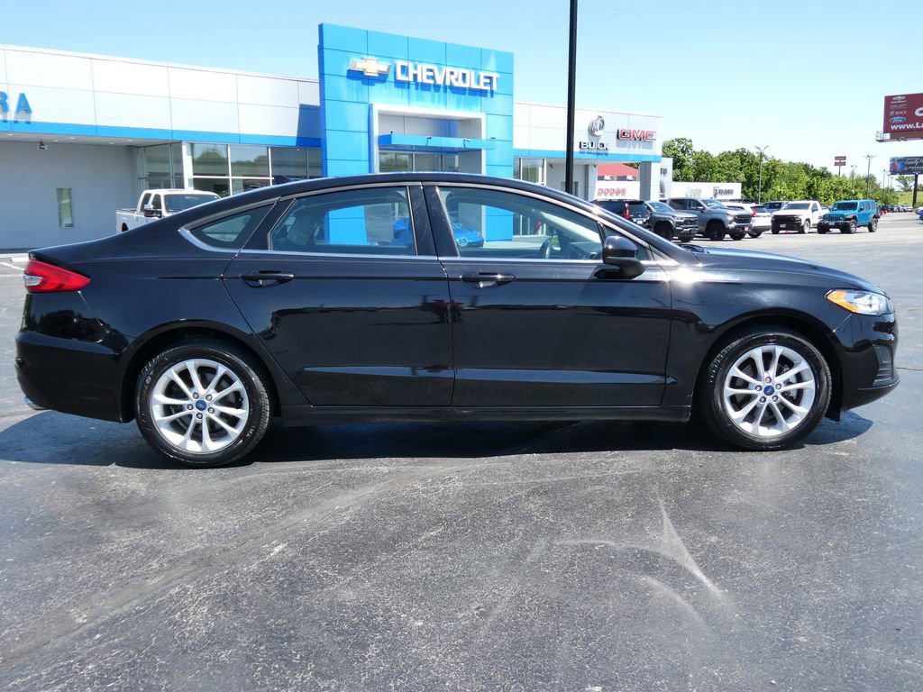 Used 2020 Ford Fusion SE FWD image 4