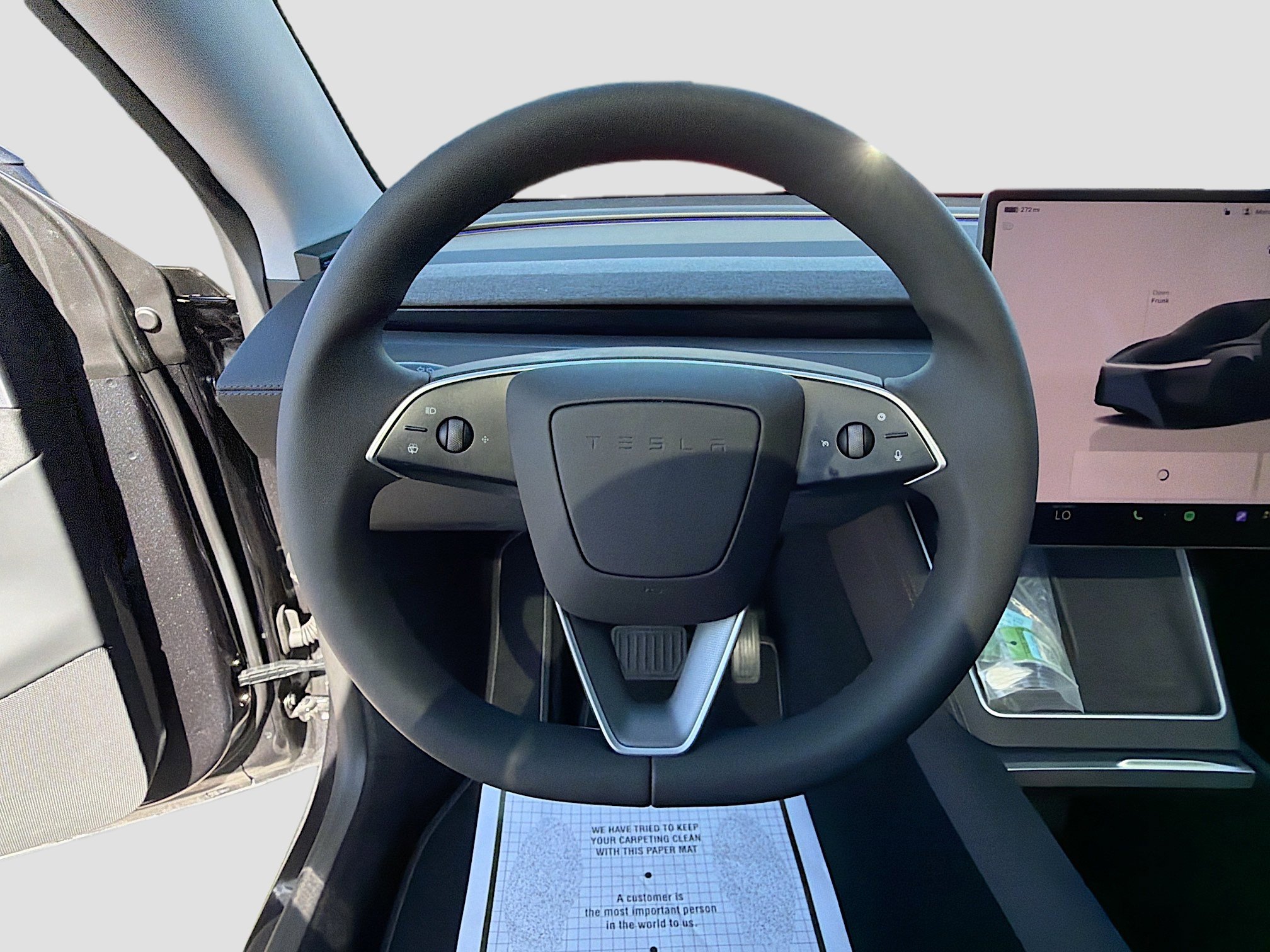 Used 2026 Tesla Model Y 2WD image 36