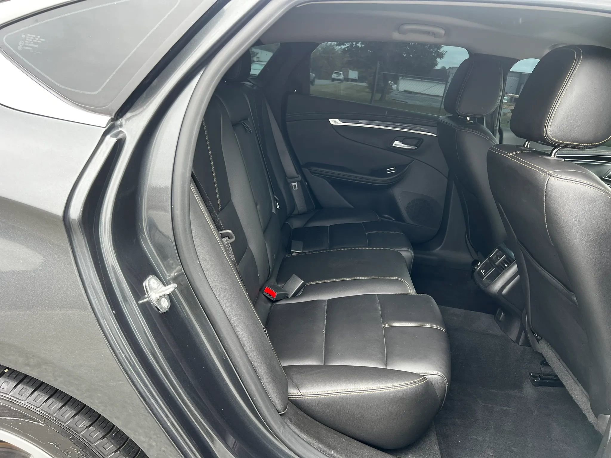Used 2018 Chevrolet Impala LT w/ LT Leather Package FWD image 13