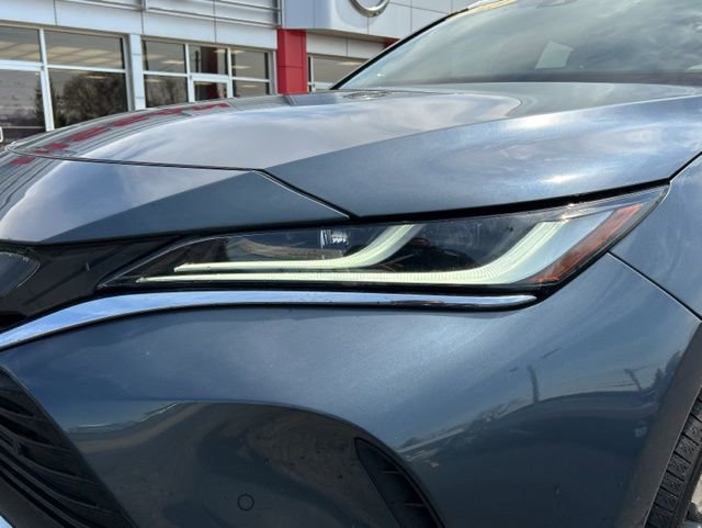 Used 2023 Toyota Venza XLE image 15