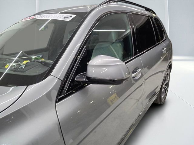 Used 2023 BMW X7 xDrive40i w/ Executive Package image 11