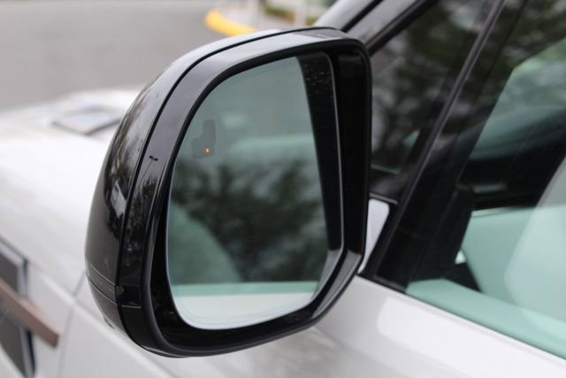 New 2025 Land Rover Range Rover Sport Dynamic SE image 9