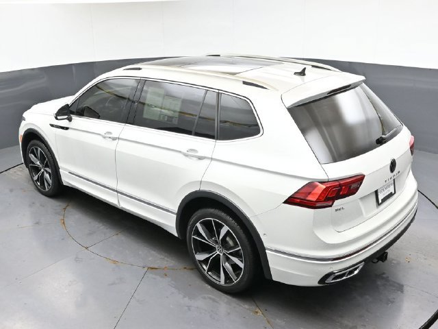 Used 2024 Volkswagen Tiguan SEL R-Line AWD/4WD image 38