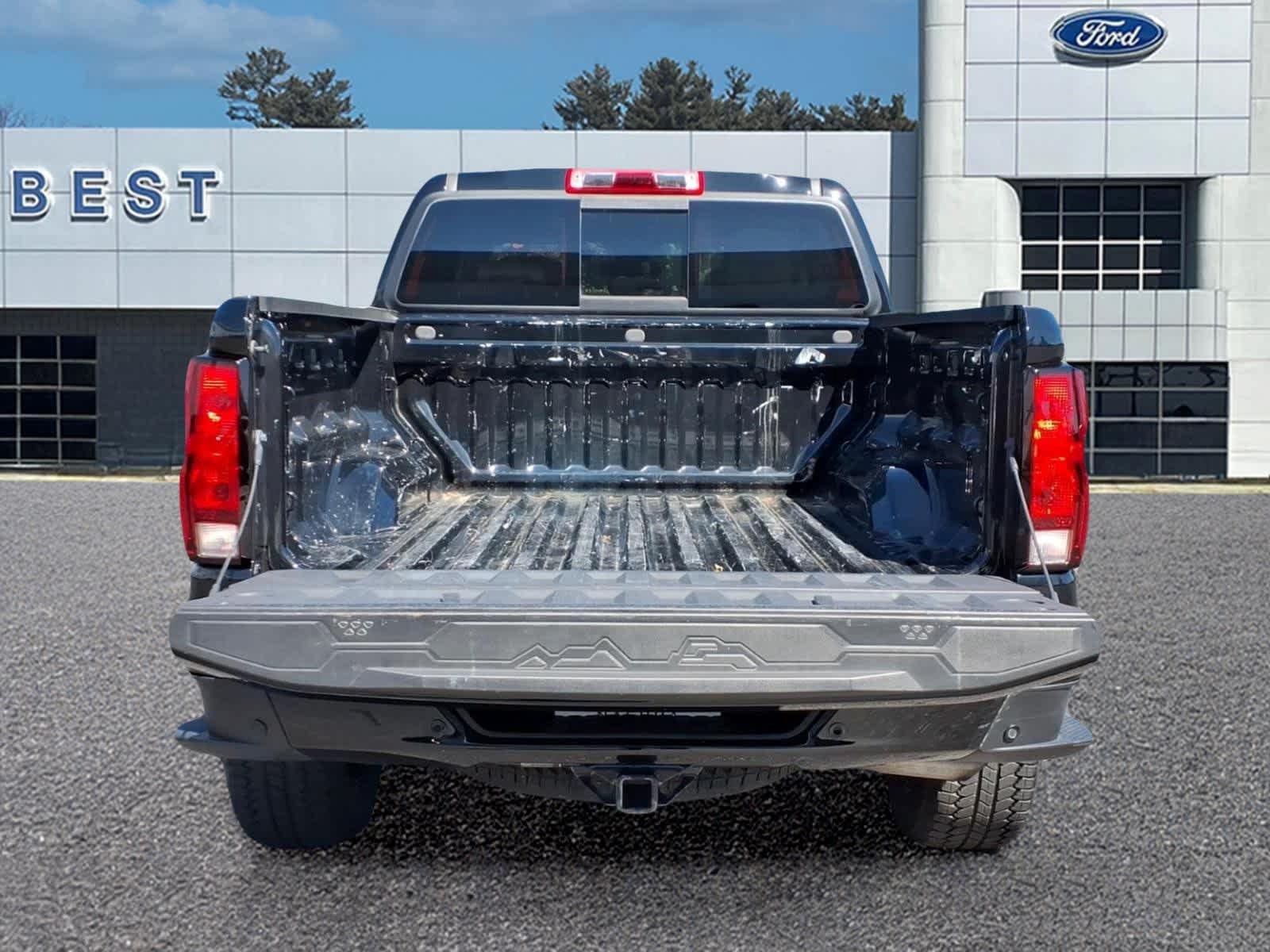 Used 2024 Chevrolet Colorado Trail Boss w/ Technology Package AWD/4WD image 8
