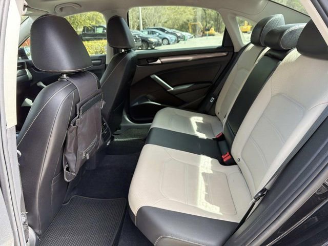 Used 2020 Volkswagen Passat 2.0T R-Line FWD image 14