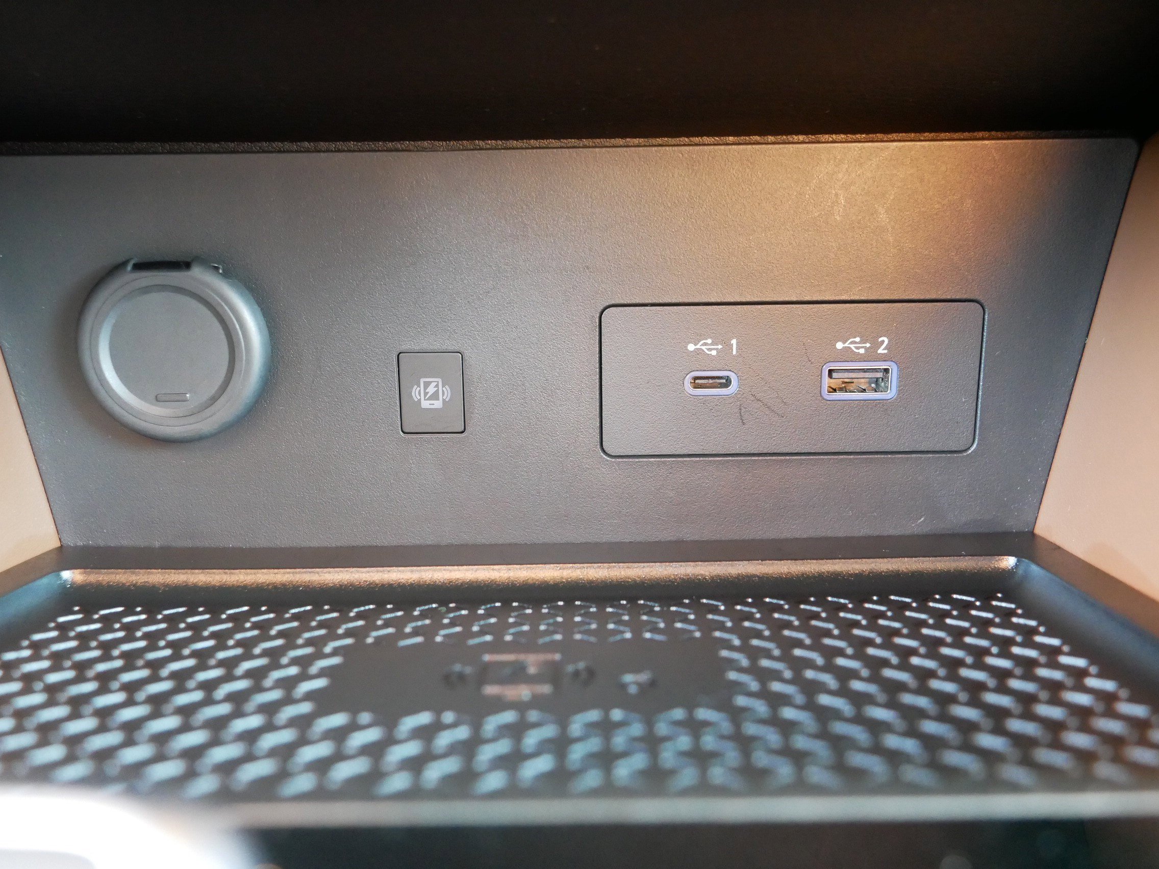 Certified 2025 Nissan Pathfinder Platinum image 32