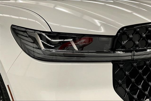 Used 2025 Lincoln Navigator Reserve w/ Jet Appearance Package image 37